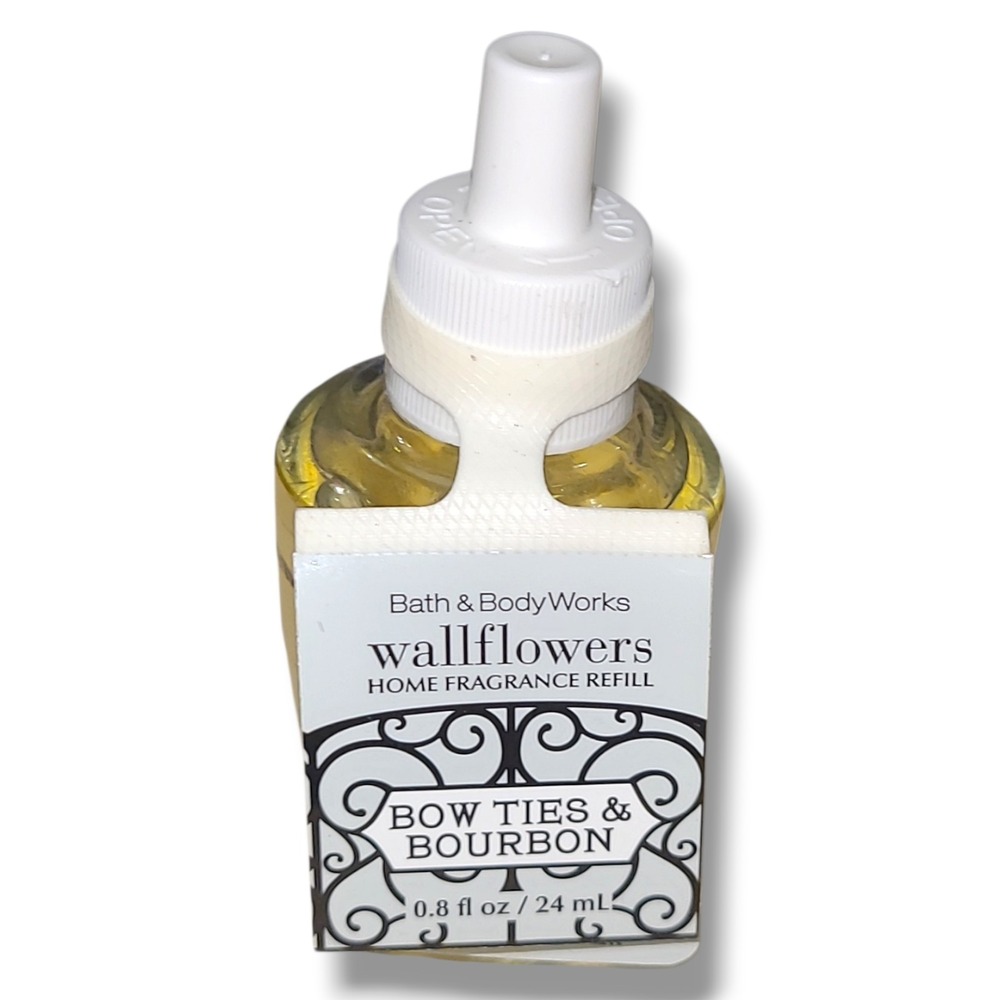 Bath & Body Works Wallflowers Refill‎ Bow Ties & Bourbon Single Bulb